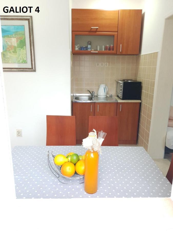 Apartmani Galiot Igalo Exteriör bild
