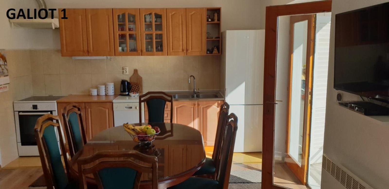 Apartmani Galiot Igalo Rum bild